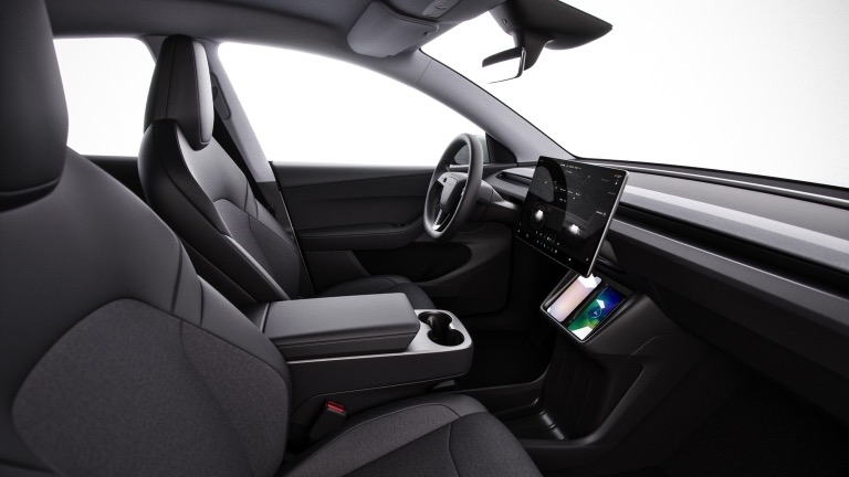 TESLA Model Y Standard Hinterradantrieb